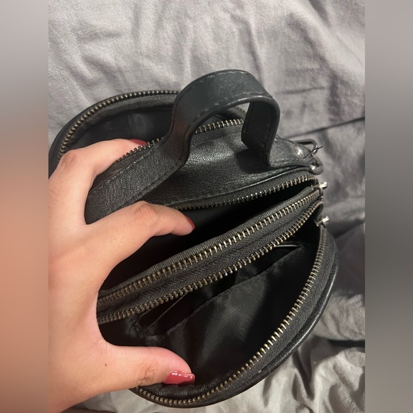 Chanel corssbody bag - Picture 2 of 6